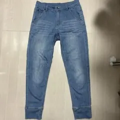スリムフィットデニムパンツ ライトブルー　フェリシモ　レディース　ジーパンのサムネイル
