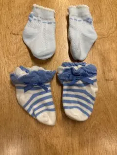 ベビー靴下 2足セット 水色 ストライプ　リボン　７〜8㎝　0〜3ヶ月