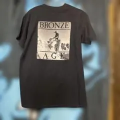 BRONZE AGE グラフィック Tシャツ ブラックJアダムスフォトプリント 