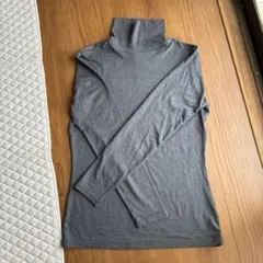 ユニクロ　タートルネック　ヒートテックインナー M