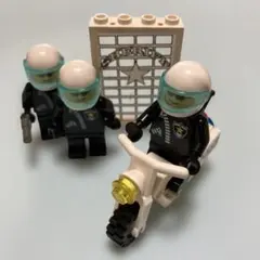 LEGO 正規品ポリス3体と白バイのセット