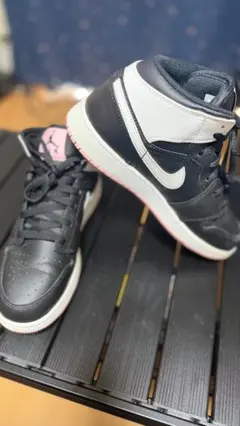 Air Jordan 1 Mid