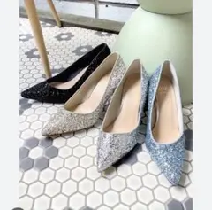 R&E ポインテッドトゥグリッターヒールパンプス　ゴールド　新品未使用　キラキラ