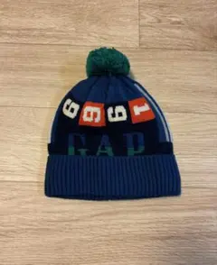 GAP ポンポン付きニット帽　かわいい