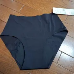 ユニクロUNIQLOエアリズム吸水サニタリーショーツSブラック