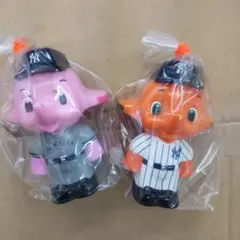 サトちゃん＆サトコちゃんのニューヨークヤンキースのコインバンクフィギュア