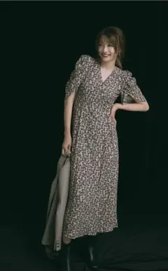 【美品】カシュクールフラワーワンピース ベージュ フレイアイディー frayid