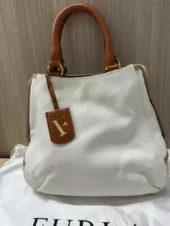 FURLA フルラ　サイドボタン　台形ハンドバッグのサムネイル