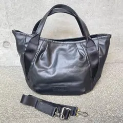 Y'SACCS イザック ショルダーバック 黒 ポリウレタン 2wayトート