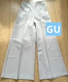 GU パンツスラックス ベージュ　両ポケットあり　　　　　ポリエステル　サラサラ