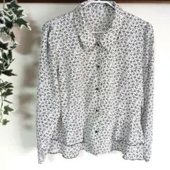 小さな花柄　フリル裾の長袖ブラウス　L