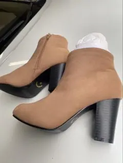 ベージュ スエード風 ショートブーツ