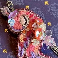ビーズ刺繍ブローチ＆チャーム♡眠れる小鳥♡ハンドメイド