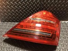 メルセデスベンツ W221 後期仕様 テールライト 右側のみのサムネイル