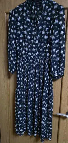 ユニクロ　花柄ワンピースLサイズ