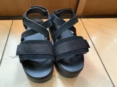 UGG ゼイン アンクル ストラップ I Iのサムネイル