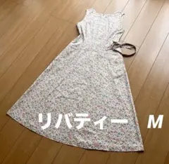 お値下げ✨リバティープリント　Aラインロングワンピース　スカラップネックのサムネイル