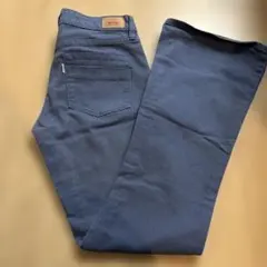 Levi's ダークブルー ブーツカットデニム　フレアパンツ