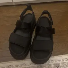UGG 厚底サンダル ブラックのサムネイル