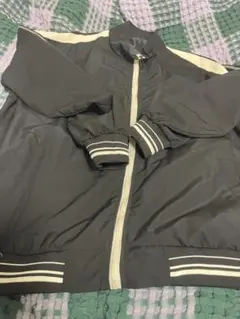 ライン入りブルゾンジャケット