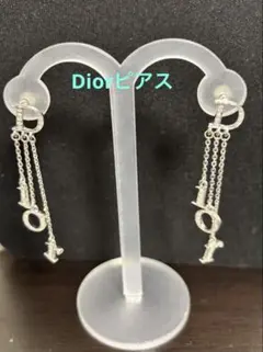 Dior ロゴ スイング ピアス シルバーカラーのサムネイル