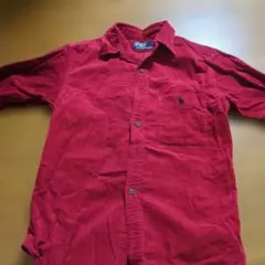 赤いコーデュロイ長袖シャツ