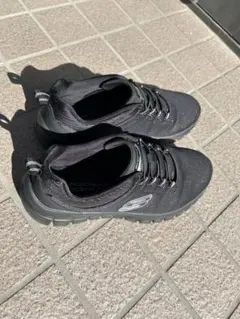 SKECHERS ブラック スニーカー