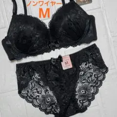 【新品未使用】格安！ノンワイヤー ブラショーツセット M No.10 黒