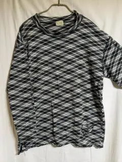 チェック柄 長袖ロールネックTシャツ　ゆったりフリーサイズ　白✕黒