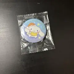 サンリオ　シナモロール　シナモン　くら寿司　びっくらポン　缶バッジ