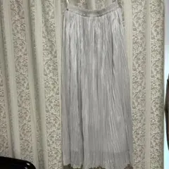 シルバー プリーツ ロングスカート