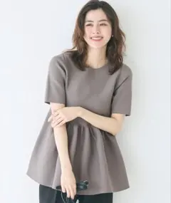 COCA スポンディッシュニットペプラムトップス　半袖 トップスのサムネイル