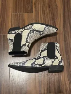 美品　ZARA ヘビ柄 サイドゴアブーツ 合成皮革
