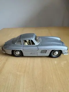 米澤玩具ビンテージ ブリキ製 ミニカー フランス ルノードーフィン1960