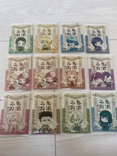 鬼滅の刃　ダイカットステッカー　12セット