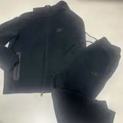 NIKE テック 上下セット 上M 下S 猪さん専用 - メルカリ