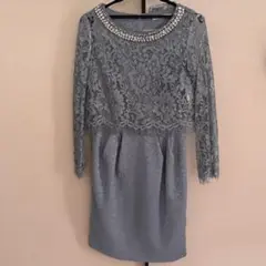 ライトブルーレースドレス ビーズ装飾付き