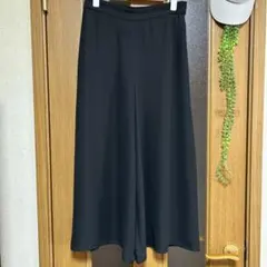 ユニクロ　ブラックガウチョパンツ Mサイズ
