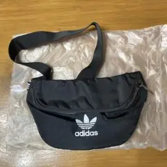 adidas ボディバッグ ブラック