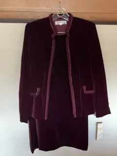 最終価格！【新品・未使用】ジャンドール　ワインカラー　ベロア地　ノーカラースーツ