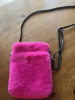 ピンクファーショルダーバッグ