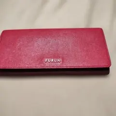 .*様 FURLA財布