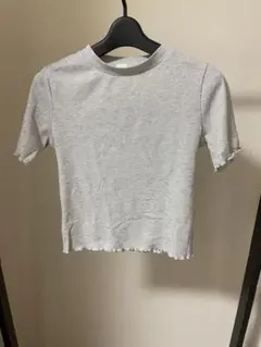 GU グレー 半袖Tシャツ 裾フリル