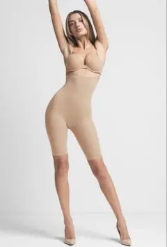 ★お盆セール★SKIMS ボディスーツ Mサイズ ブラック【新品未使用】 48366677mt_999_f.jpg?impolicy=