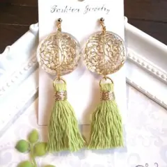 ファッションピアス/イヤリング 金色装飾 タッセル付き(ハンドメイド: