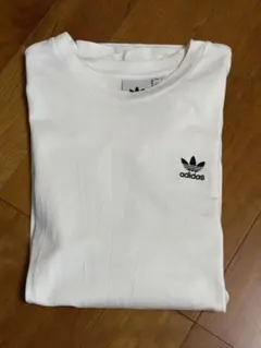 adidas オリジナルス　Tシャツ　Lサイズ　未使用