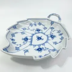 美品 ROYAL COPENHAGEN ブルーフルーテッド リーフ型プレートのサムネイル