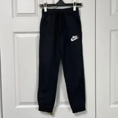 【NIKE】キッズ パンツ ロゴ　ブラック 130-140のサムネイル