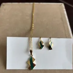 幾何学デザイン ネックレスとイヤリングセット