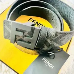 【未使用級】フェンディ　ズッカ　ベルト　リバーシブル　レザー　ブラウン　グレー 未使用級】フェンディ ズッカ ベルト リバーシブル レザー ブラウン